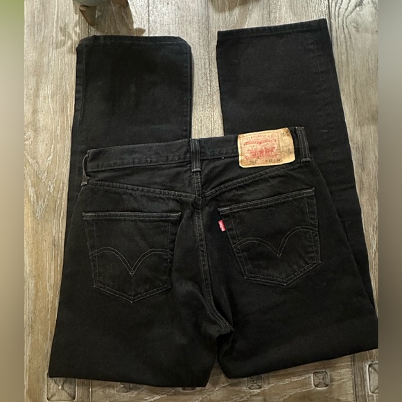 Levi’s 501 Jeans - Picture 7 of 9